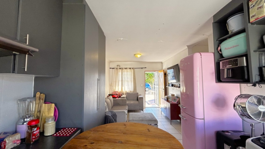 2 Bedroom Property for Sale in Lentegeur Western Cape
